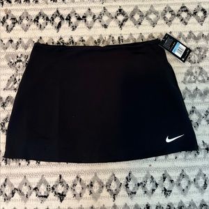 Women’s Nike tennis skirt brand new with tags